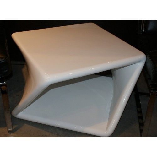 Contemporary white lacquer square end table Midori